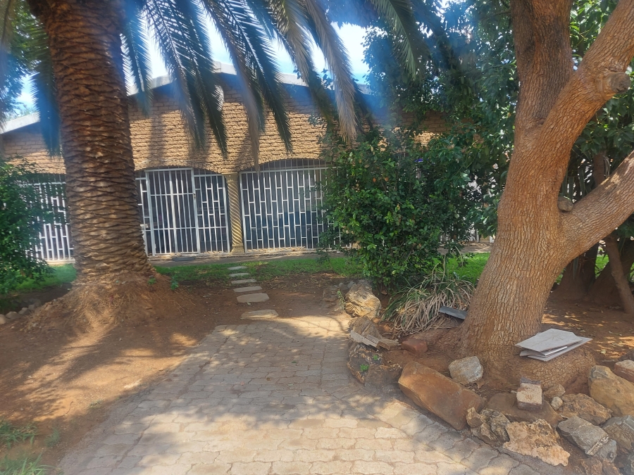 16 Bedroom Property for Sale in Oos Einde North West